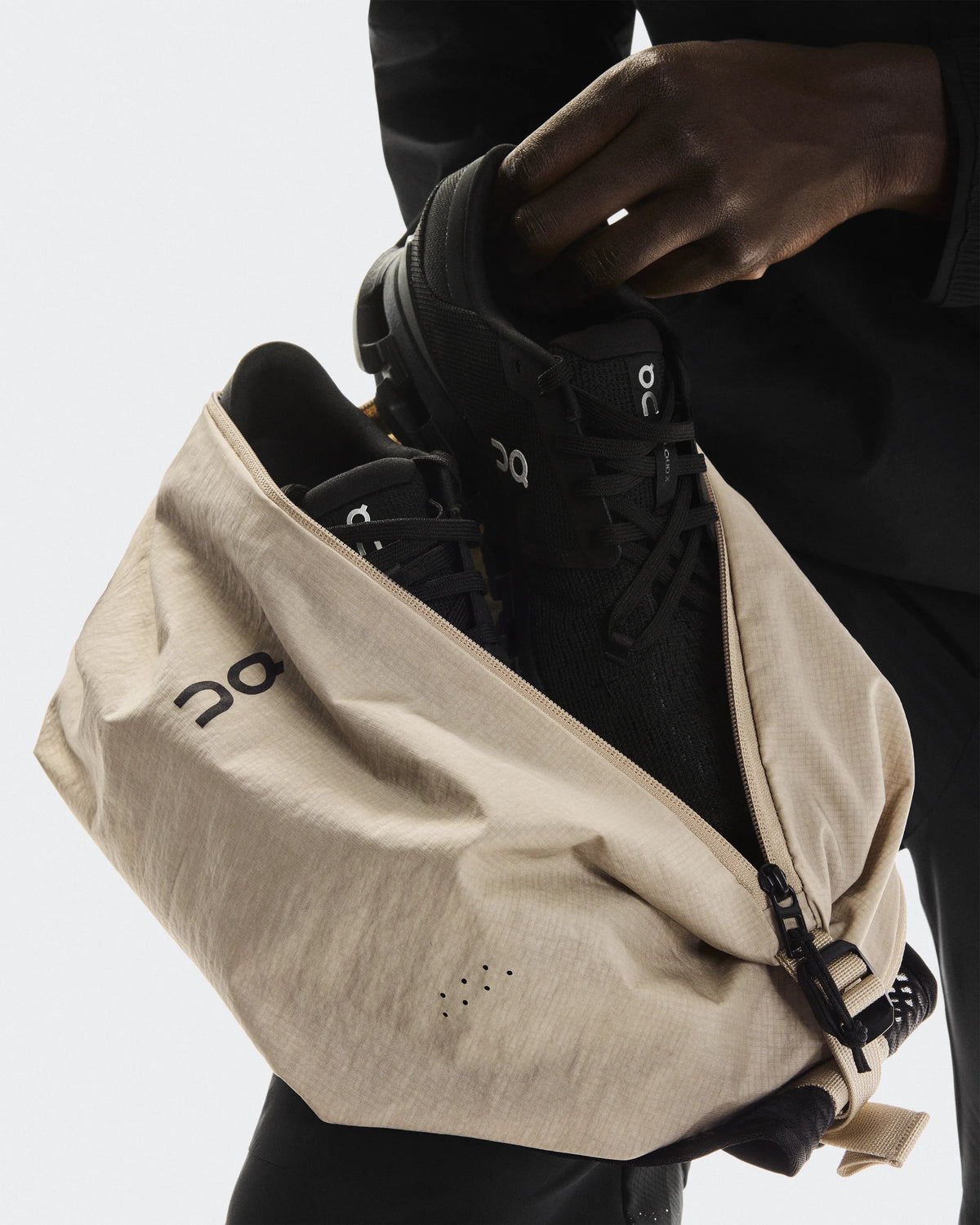 Sand | Black