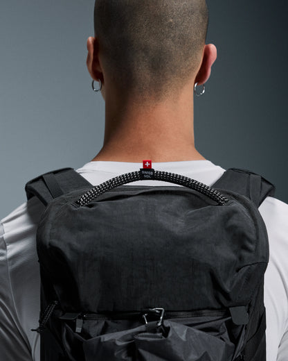 Black | Magnet